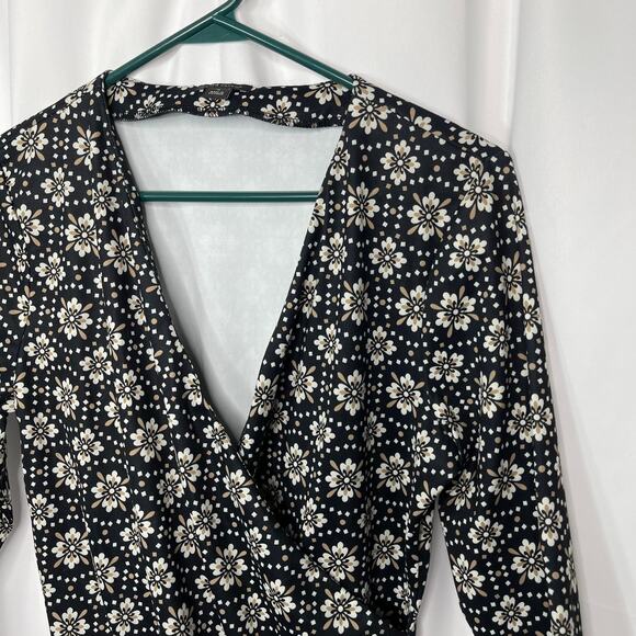 Ann Taylor shirt blouse top women's medium black with white floral pattern layer - Picture 2 of 14